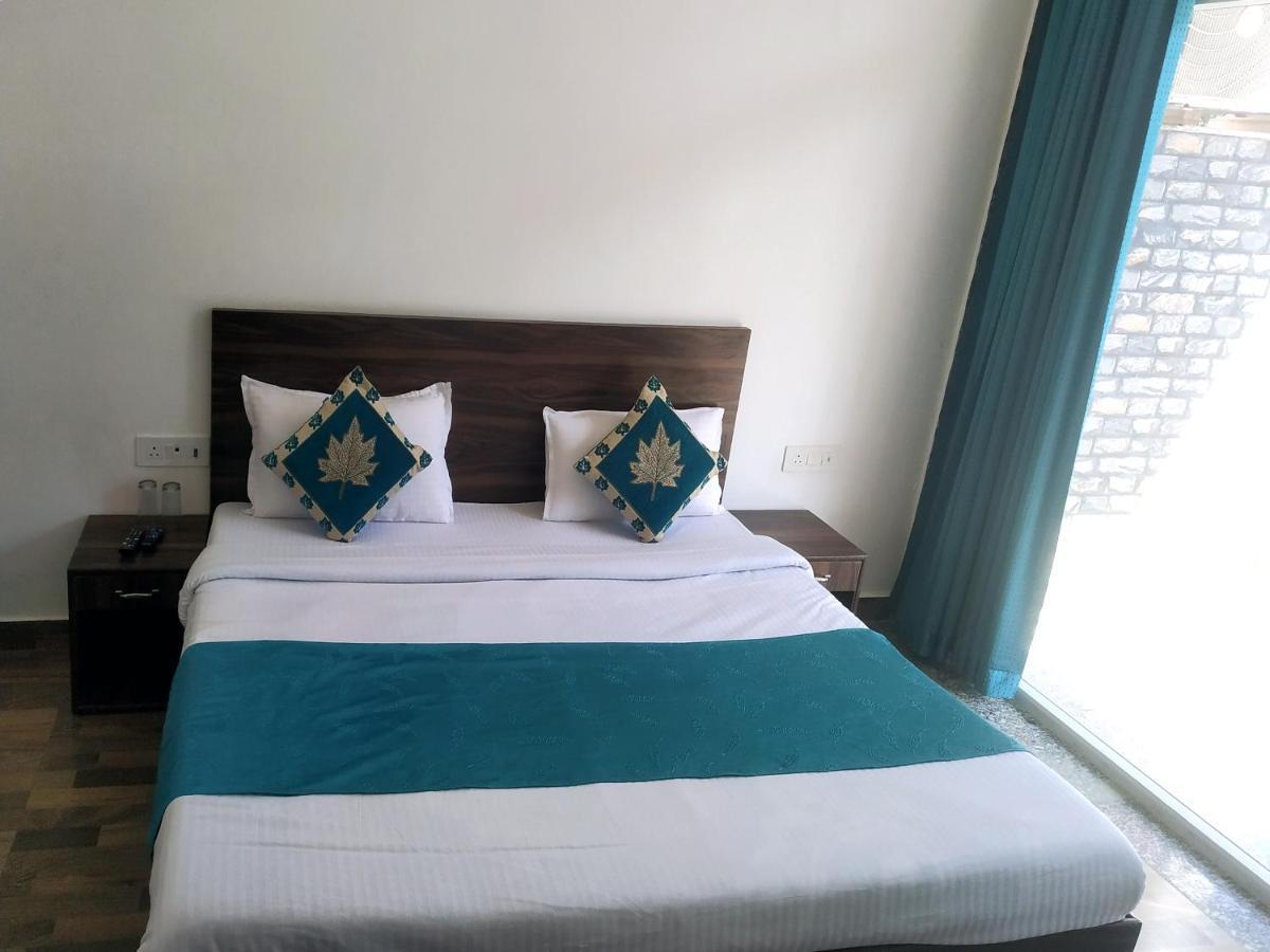 Nv Palace Hotel Vrindāvan Zewnętrze zdjęcie