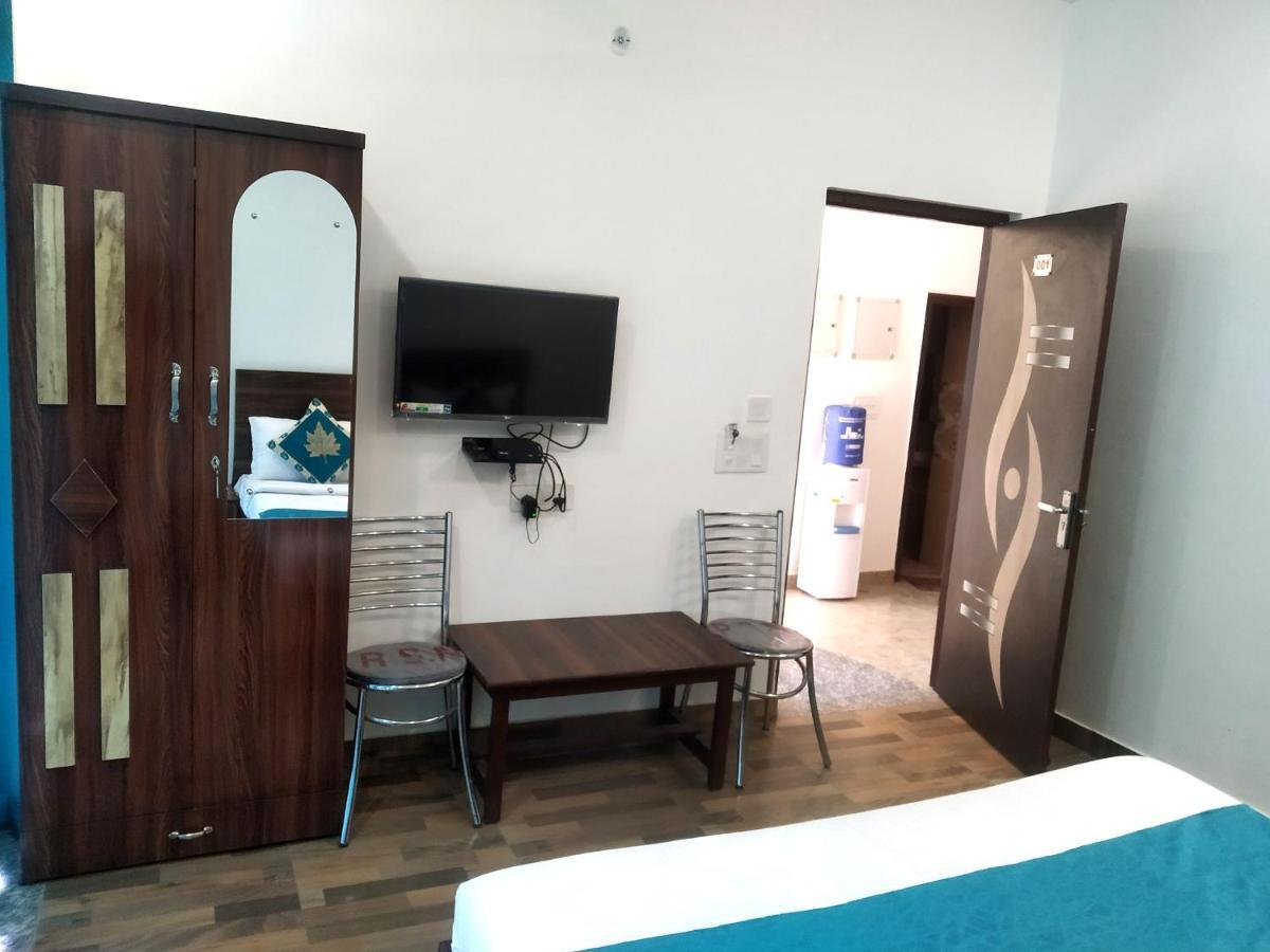 Nv Palace Hotel Vrindāvan Zewnętrze zdjęcie