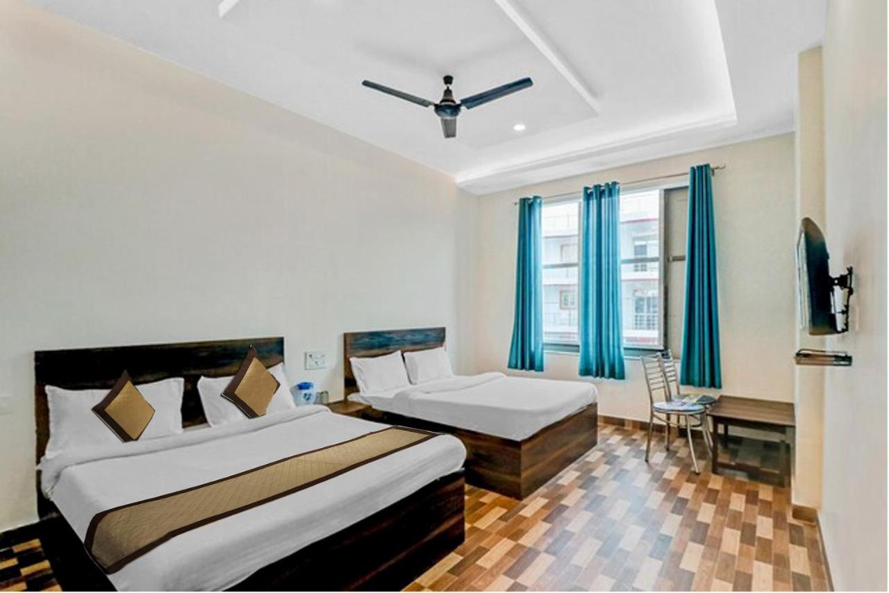 Nv Palace Hotel Vrindāvan Zewnętrze zdjęcie