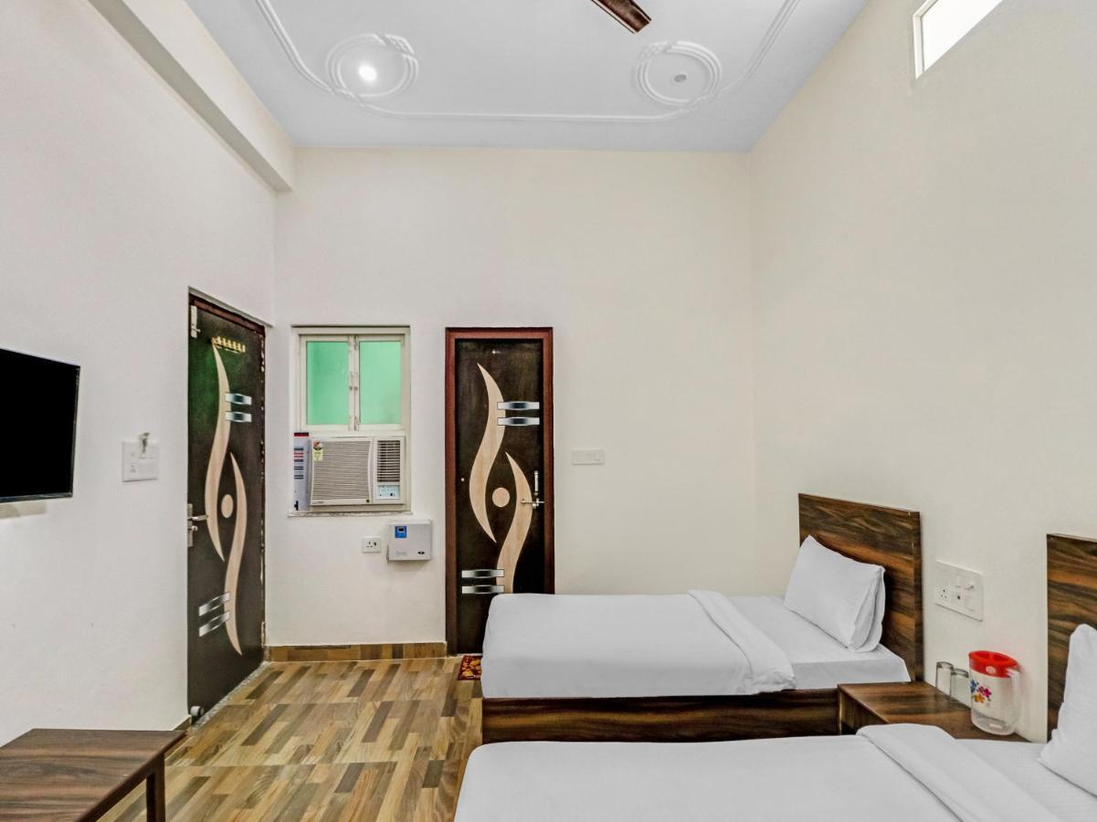 Nv Palace Hotel Vrindāvan Zewnętrze zdjęcie