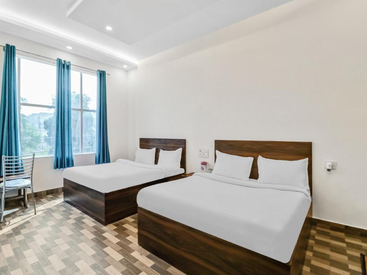 Nv Palace Hotel Vrindāvan Zewnętrze zdjęcie